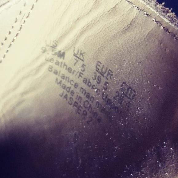 Carlos Santa Women's Tan / Cream Ankle Booties - Picture 10 of 11